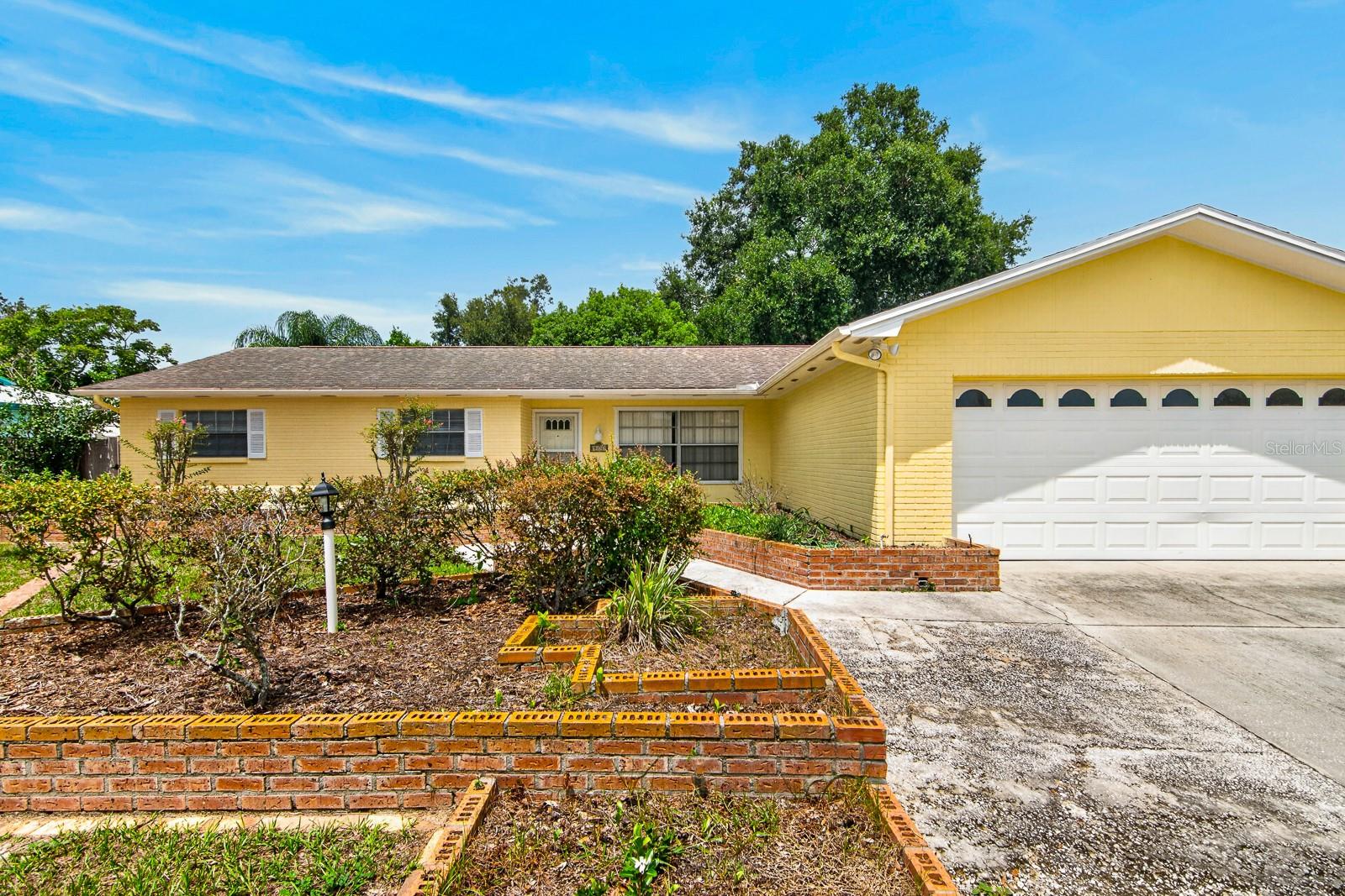 3832 PARKSIDE DRIVE