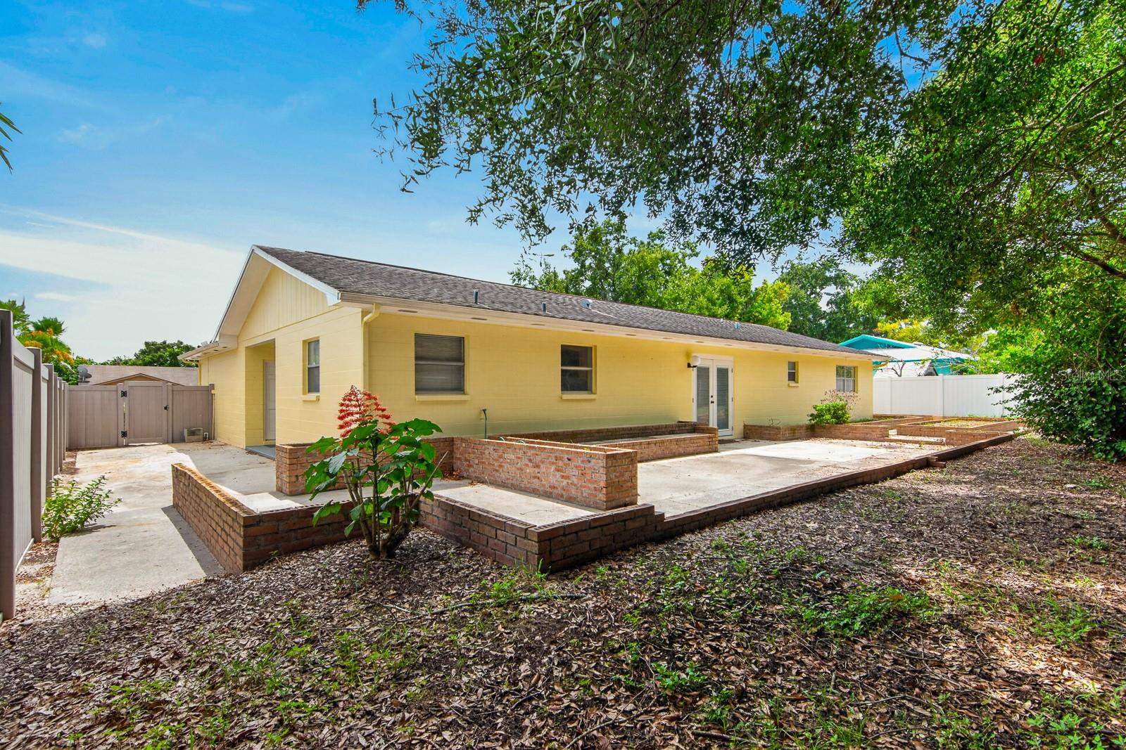3832 PARKSIDE DRIVE