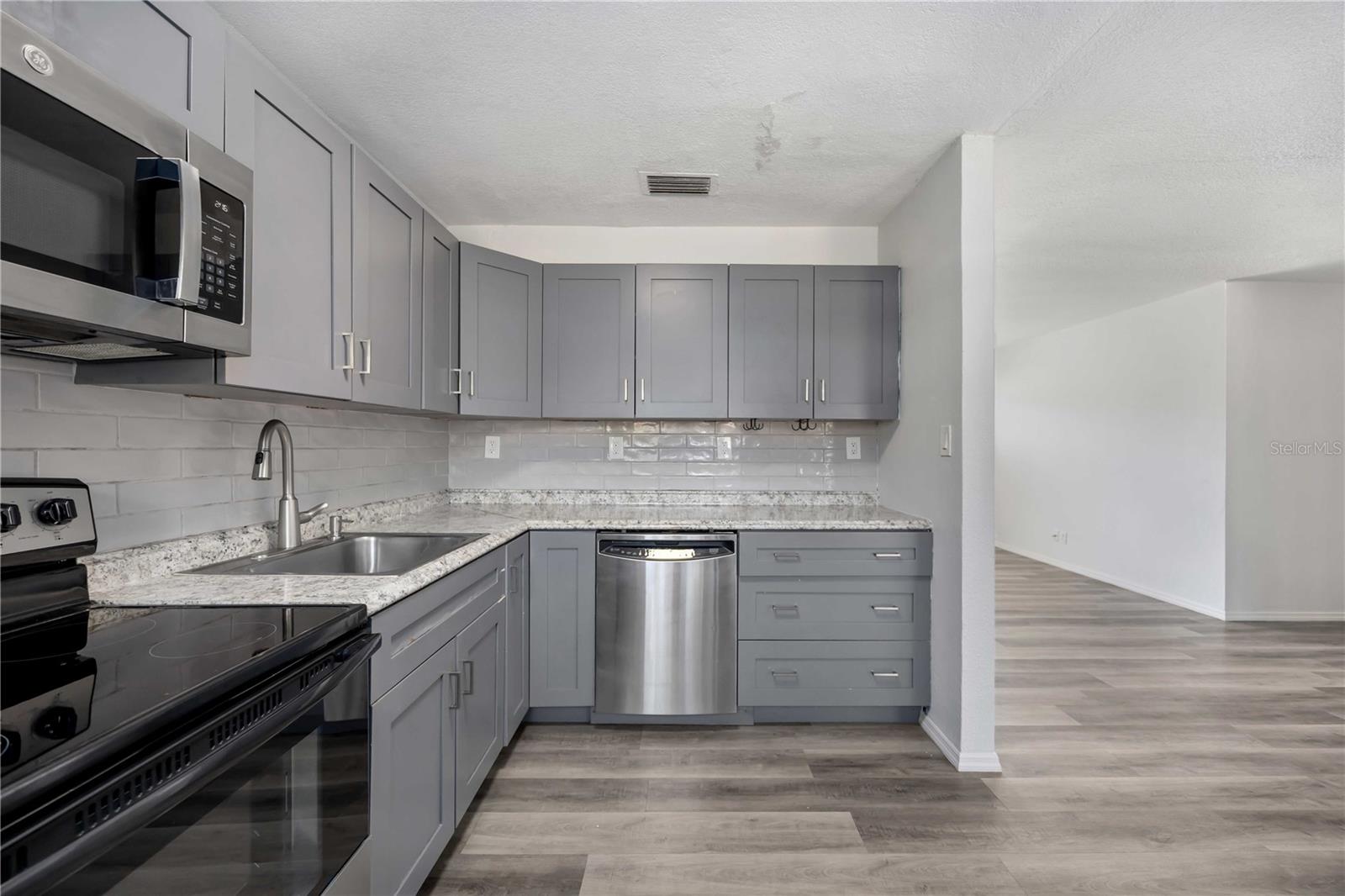 BAYSHORE GARDENS SEC 10 - Residential