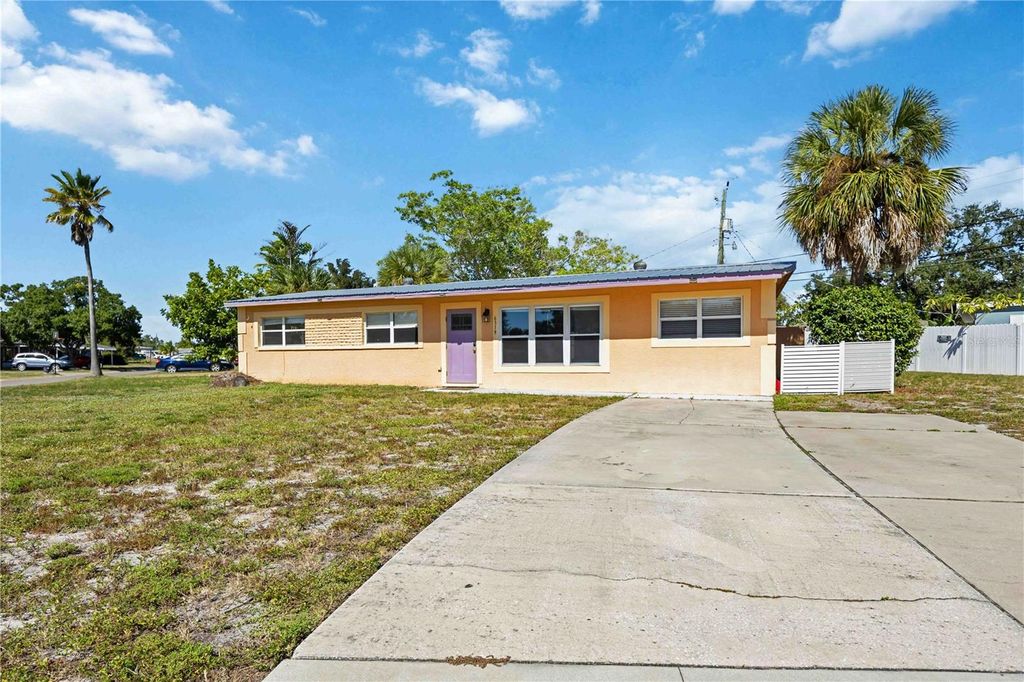 Photo of 6319 Lafayette Road, Bradenton, FL 34207 (MLS # A4668900)