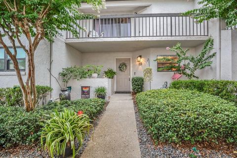 Photo of 240 Killarney Bay Court #4, Winter Park, FL 32789 (MLS # O6321287) Photo of 240 Killarney Bay Court #4, Winter Park, FL 32789 (MLS # O6321287)