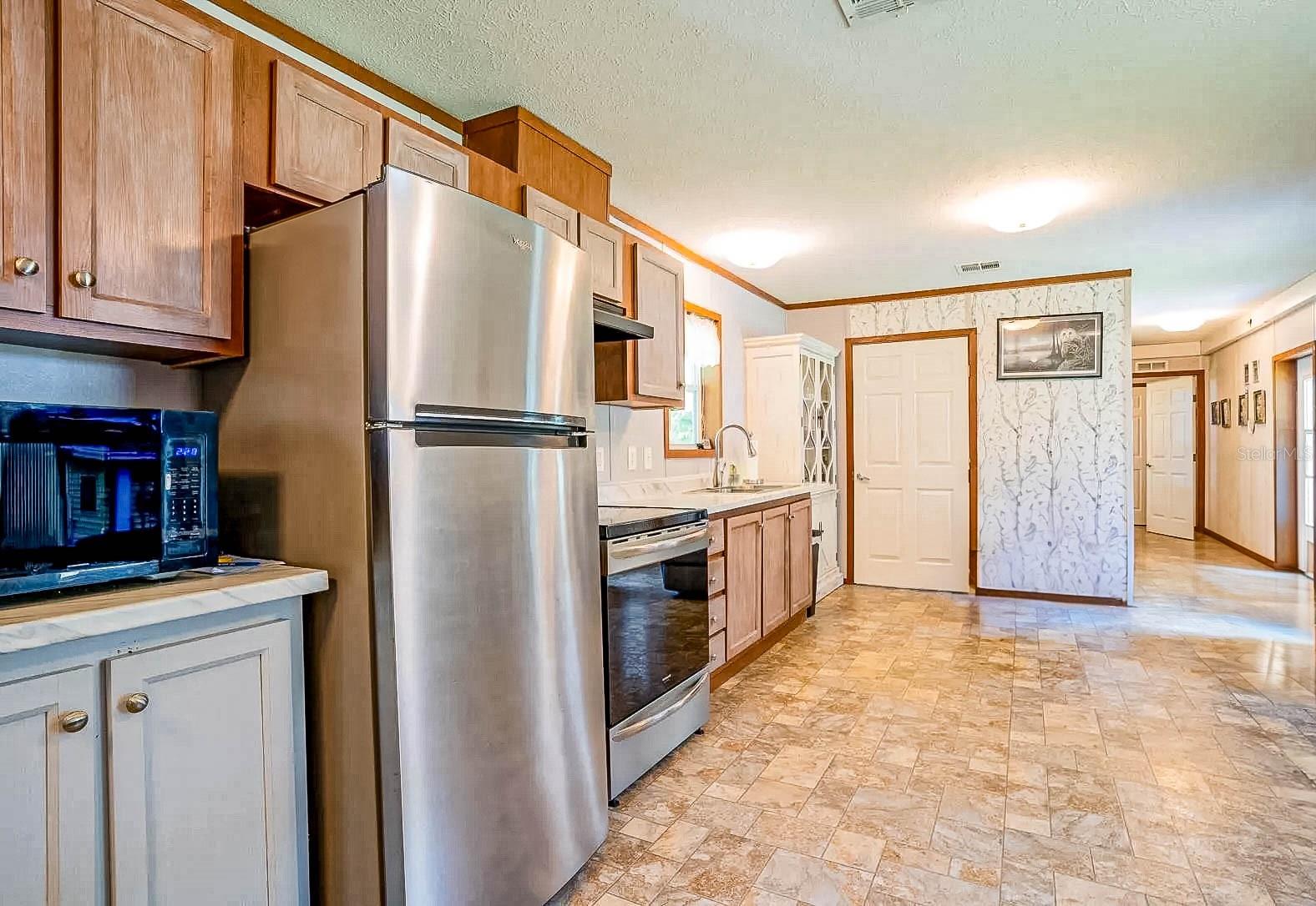 3900 MICHELLE LANE