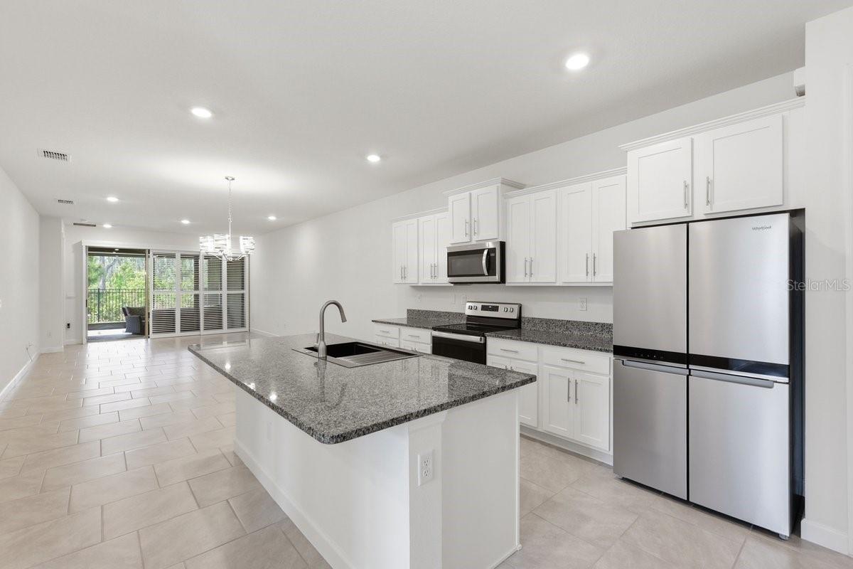 PALMS/SERENOA PH 4 - Residential