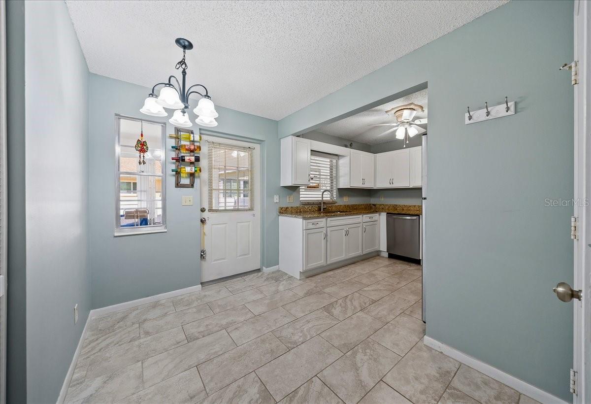 CIRCLE SQUARE WOODS - Residential