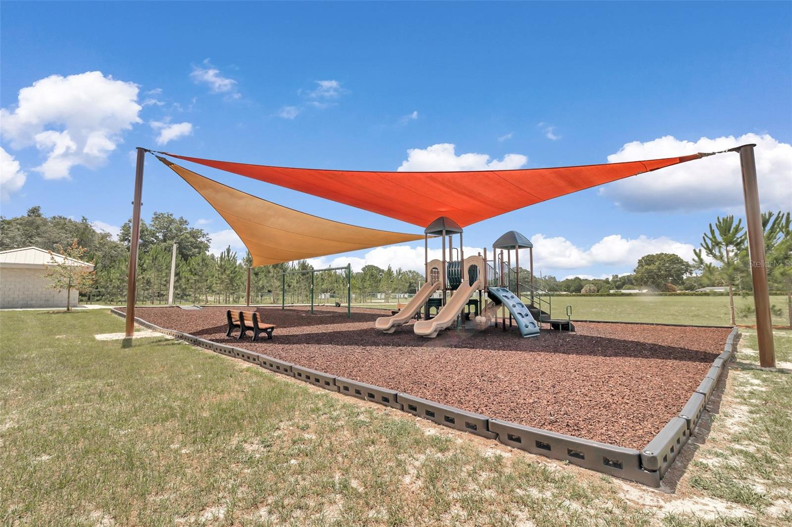 CIRCLE SQUARE WOODS - Residential