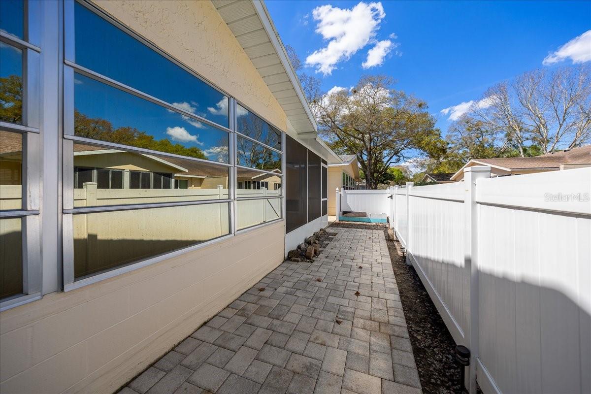 CIRCLE SQUARE WOODS - Residential