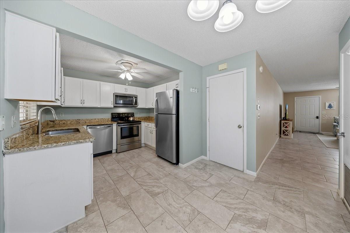 CIRCLE SQUARE WOODS - Residential