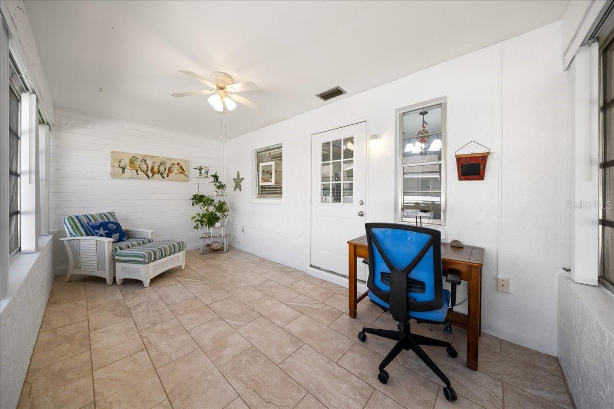 CIRCLE SQUARE WOODS - Residential