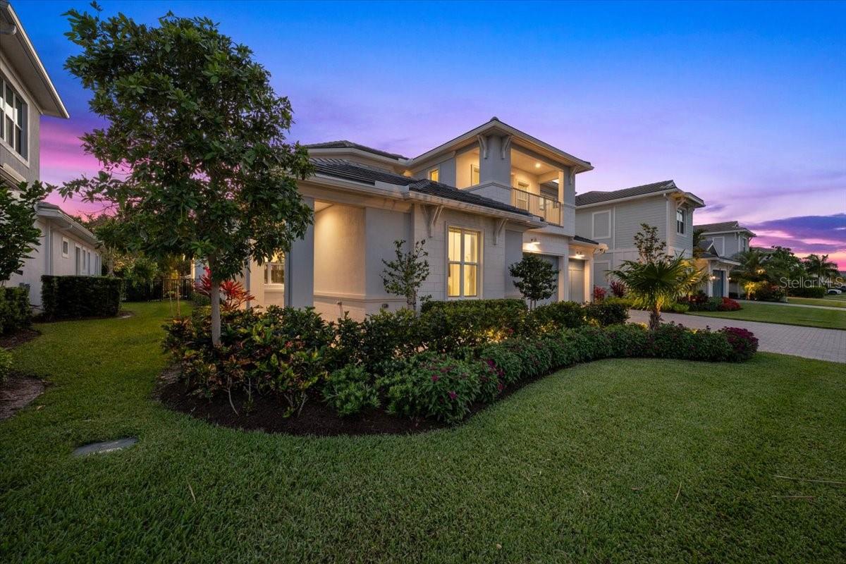 9236 CRESTVIEW CIRCLE