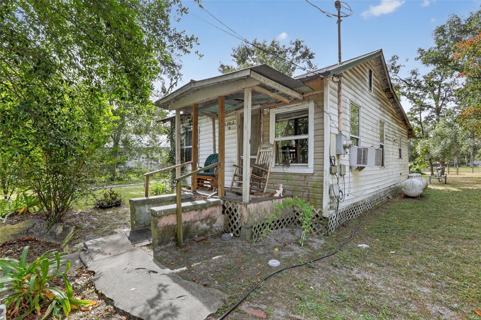 611 8TH STREET SW