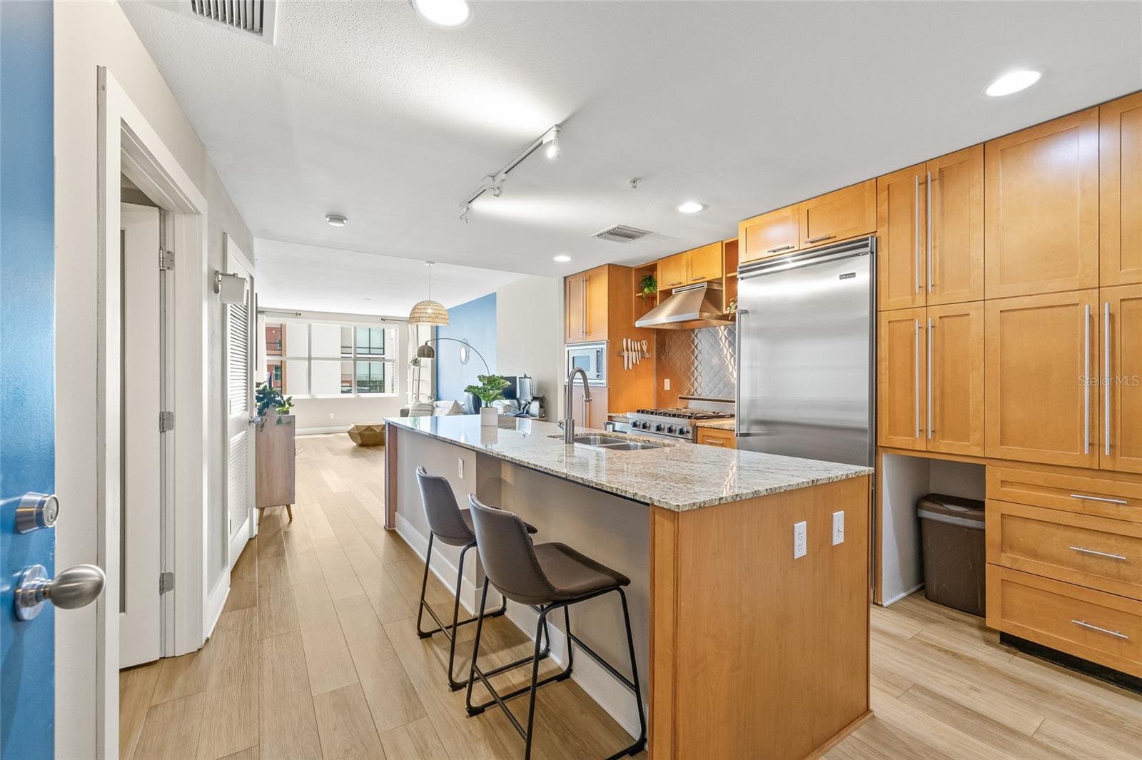 1120 E KENNEDY BOULEVARD 734