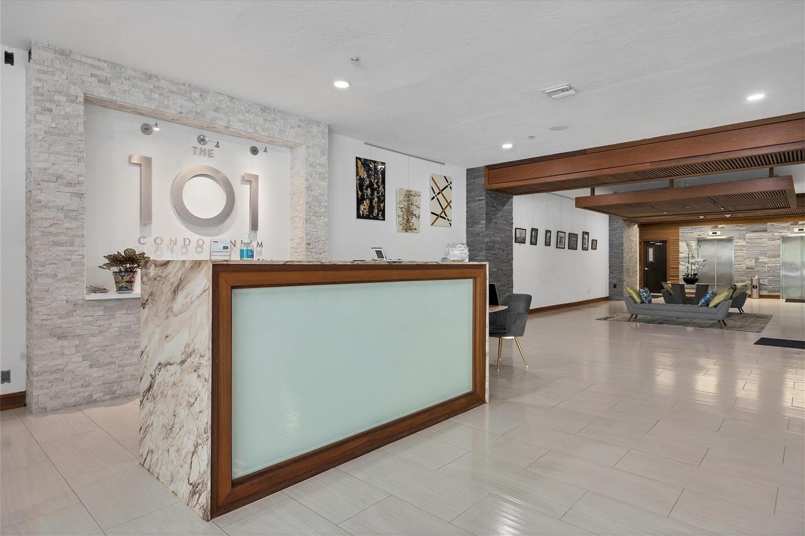 DOLPHIN TOWER - Residential