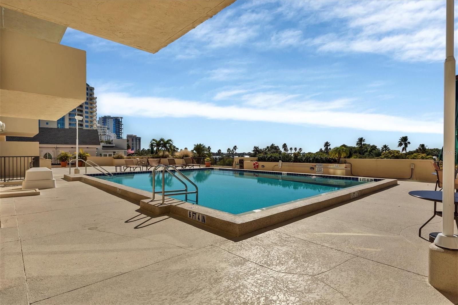 DOLPHIN TOWER - Residential