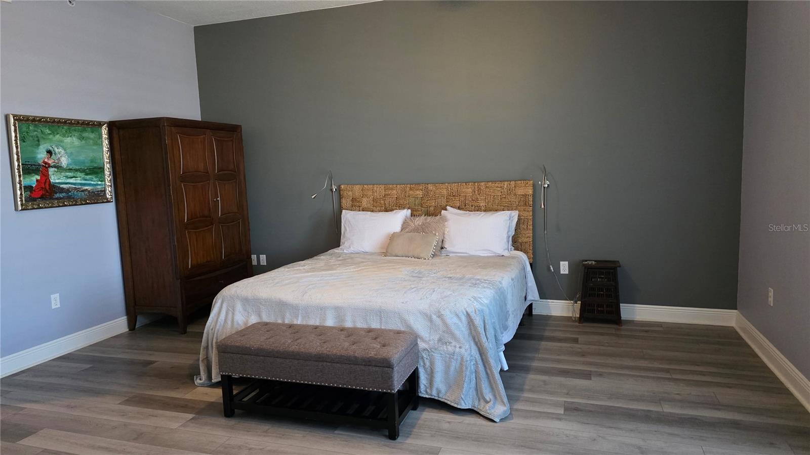 STATION SQUARE CONDO - Residential Lease