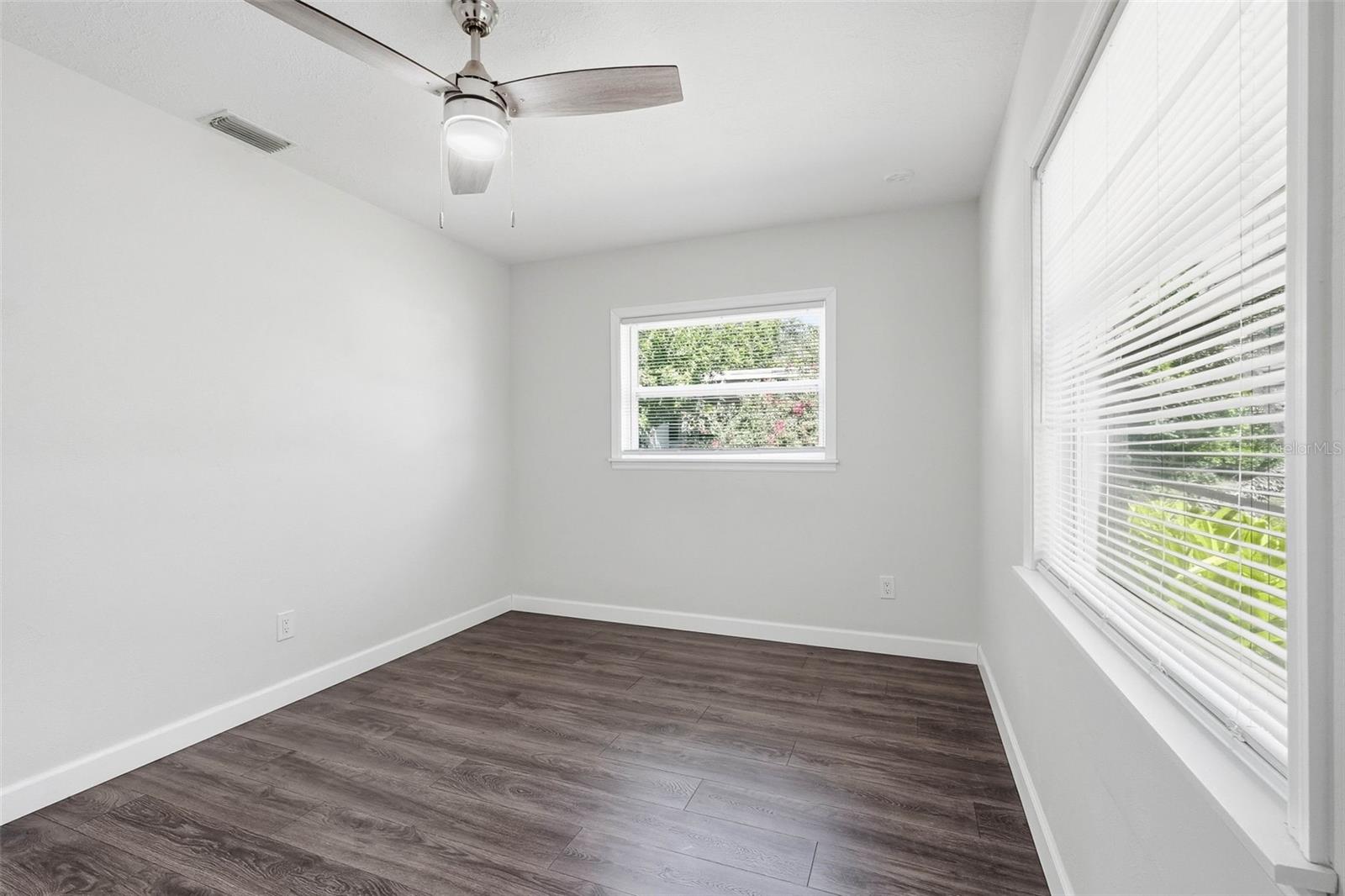 VALENCIA PARK - Residential
