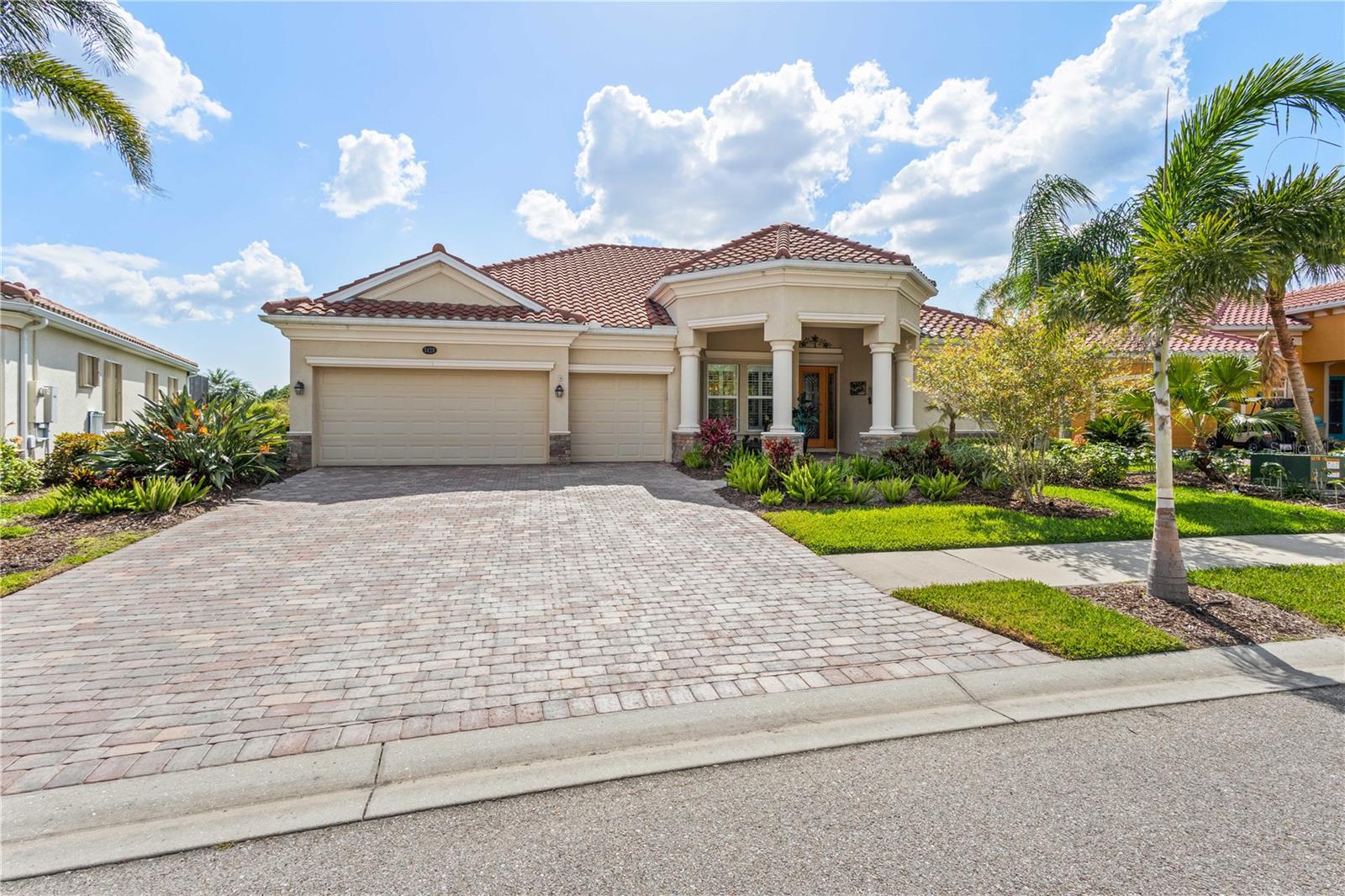 5428 ROYAL POINCIANA WAY