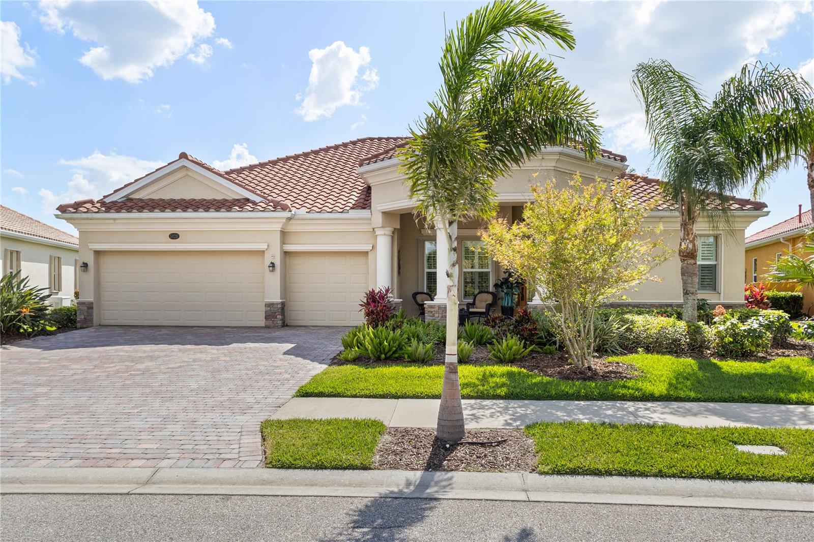 5428 ROYAL POINCIANA WAY