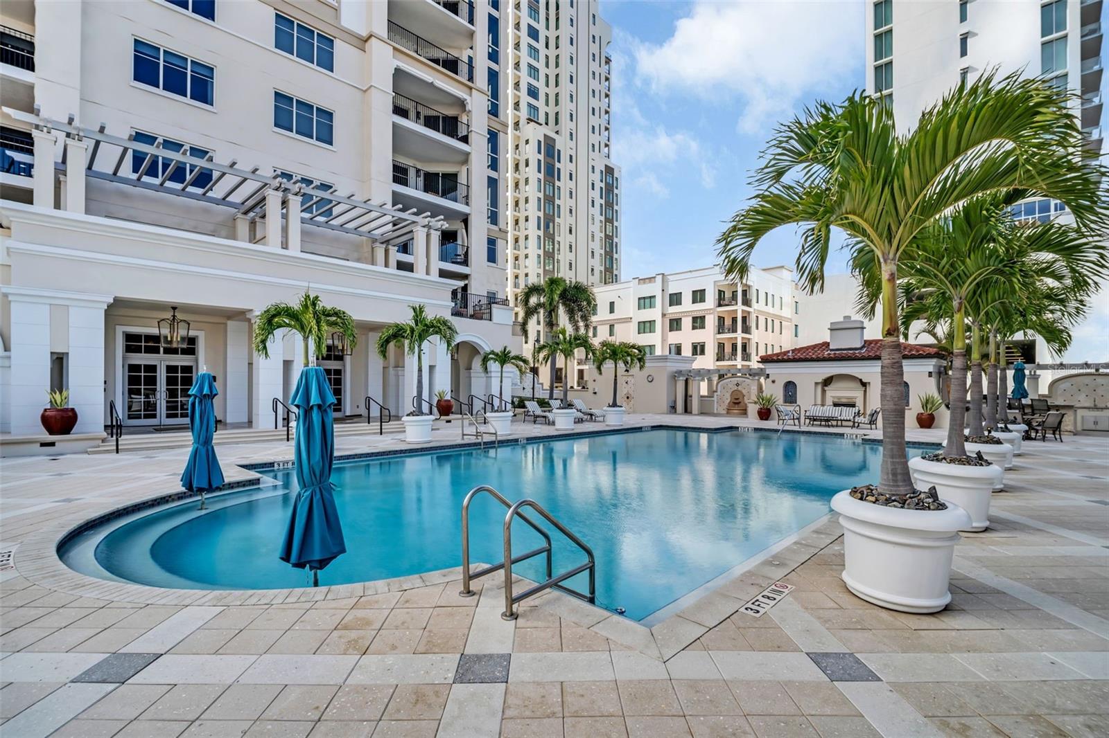 PARKSHORE PLAZA CONDO - Residential