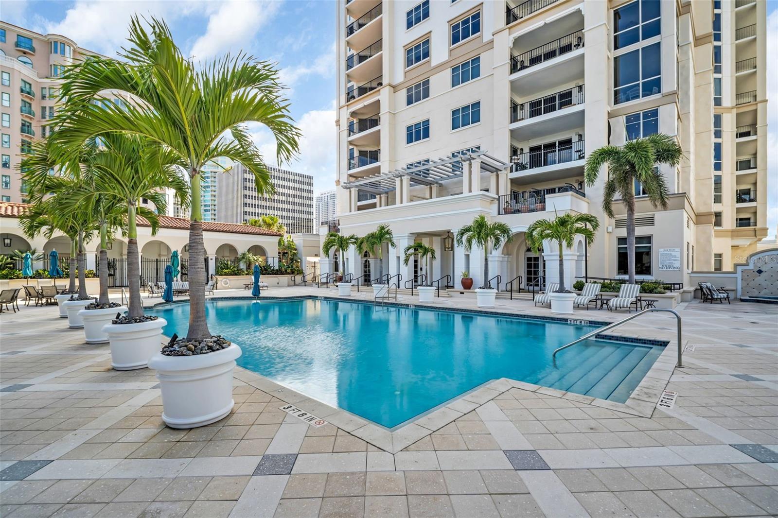 PARKSHORE PLAZA CONDO - Residential