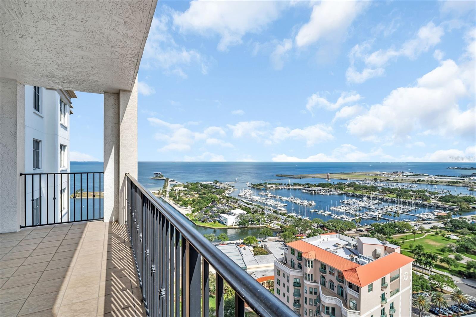 PARKSHORE PLAZA CONDO - Residential