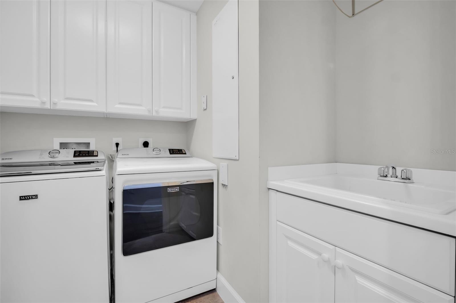 PARKSHORE PLAZA CONDO - Residential