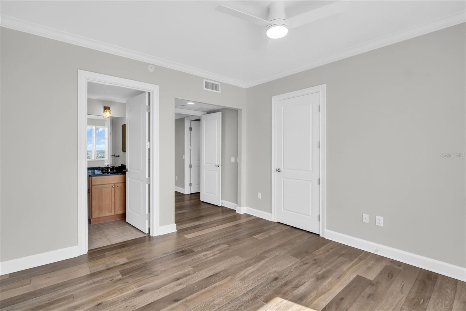 PARKSHORE PLAZA CONDO - Residential