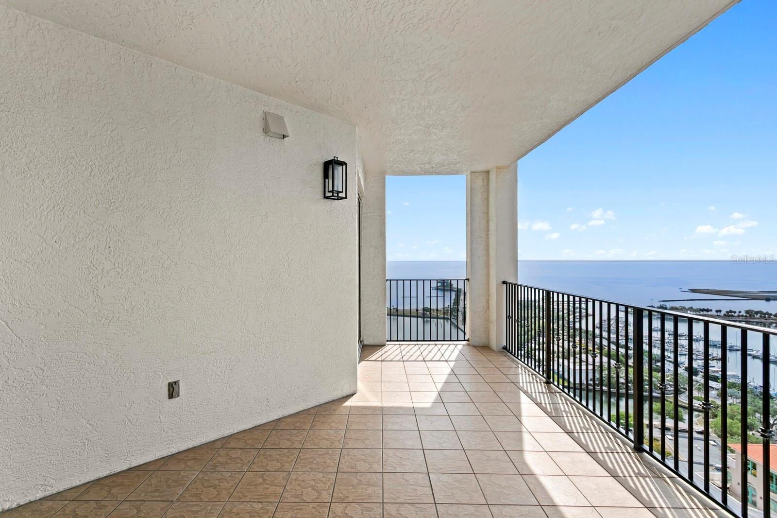 PARKSHORE PLAZA CONDO - Residential