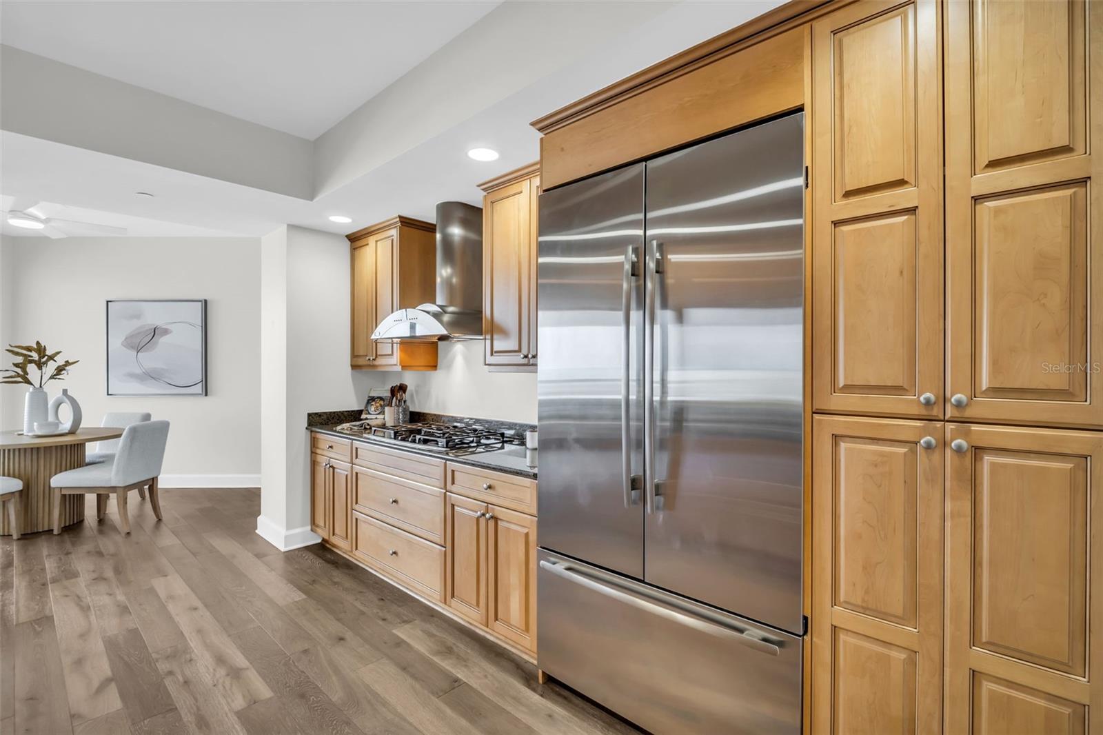 PARKSHORE PLAZA CONDO - Residential