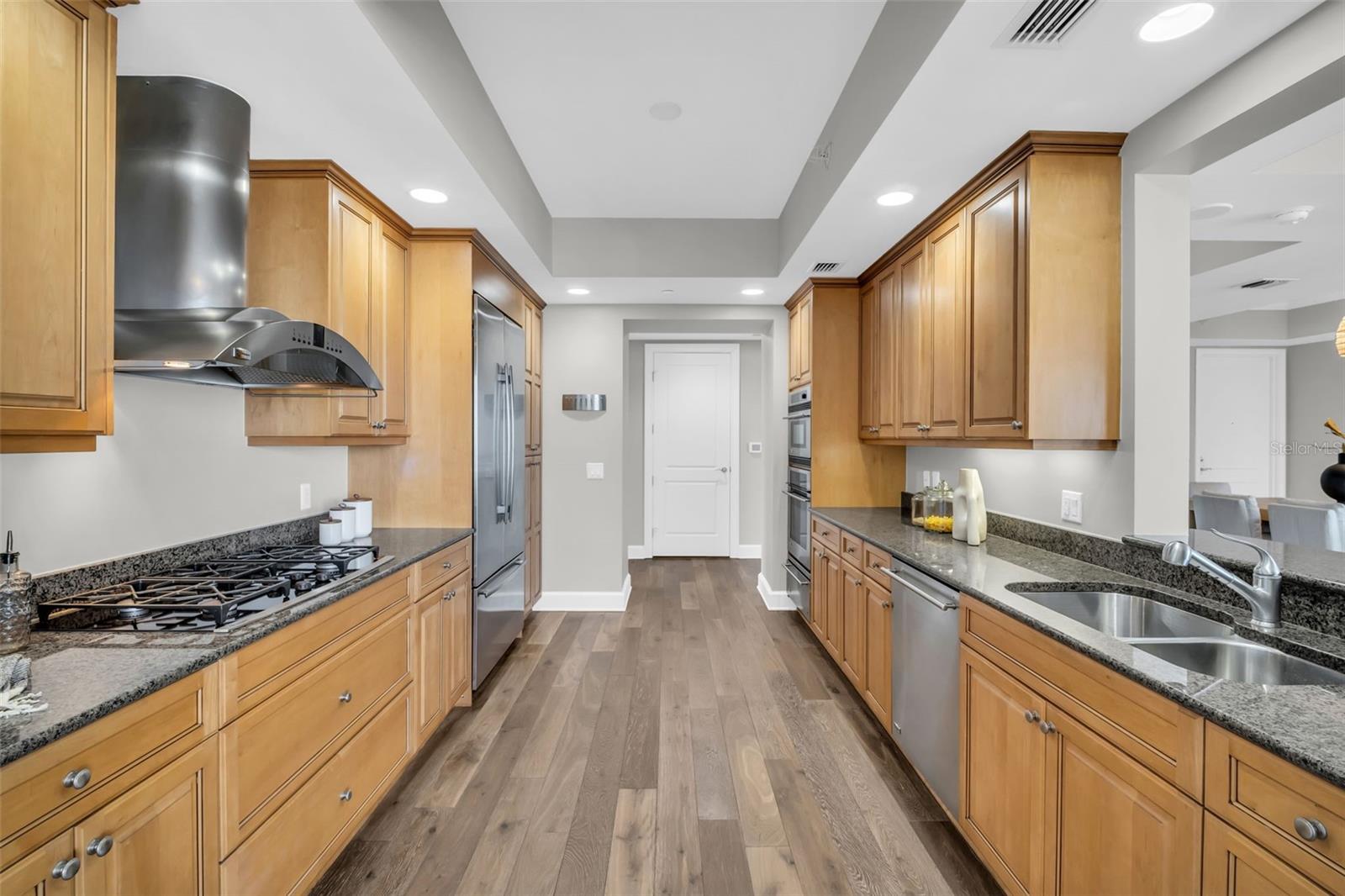 PARKSHORE PLAZA CONDO - Residential