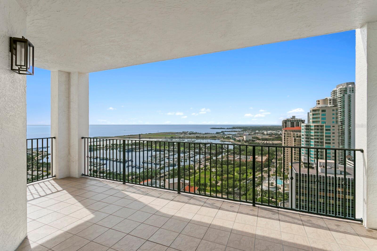 PARKSHORE PLAZA CONDO - Residential