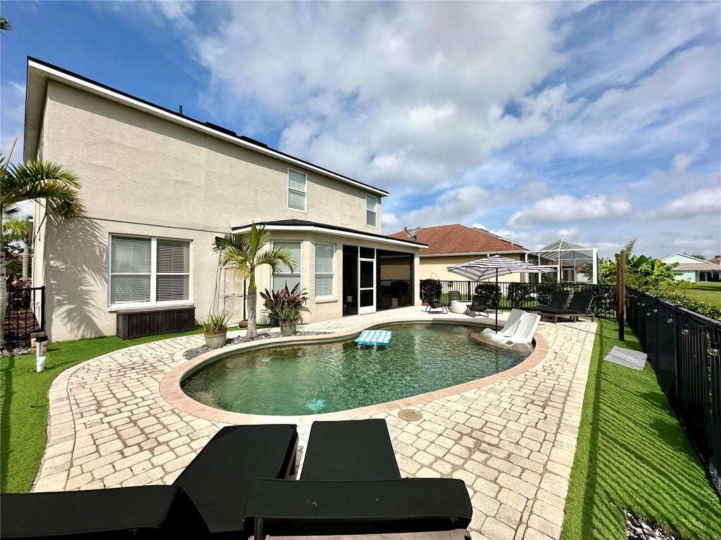 Photo of 5923 53rd Lane E, Bradenton, FL 34203 (MLS # A4708190)
