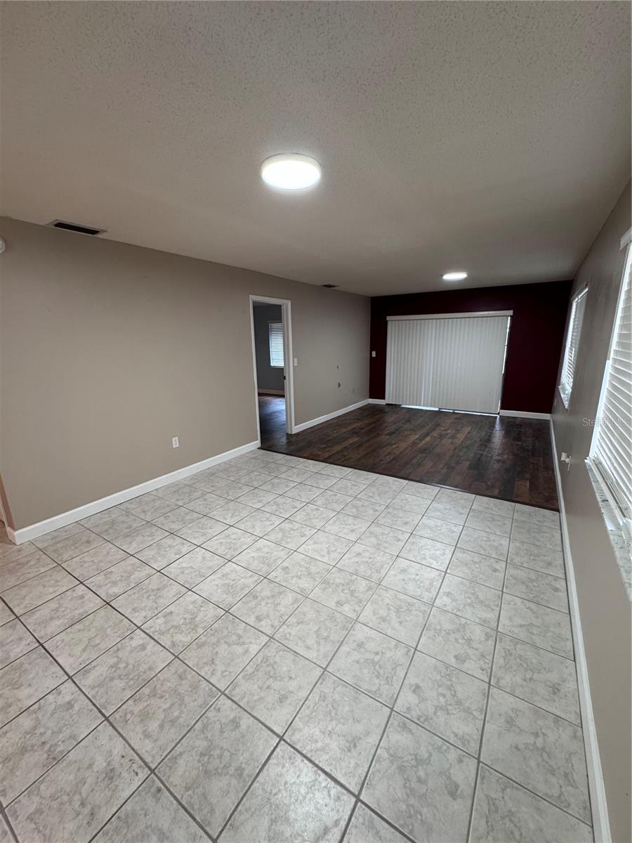 511 LONGFELLOW COURT B