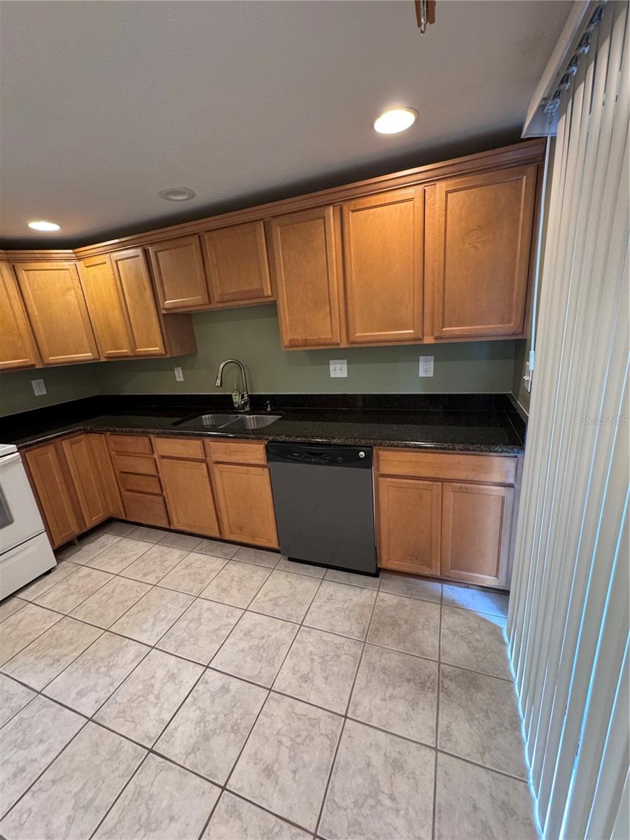 YORKTOWN AT BEACON PLACE - Residential