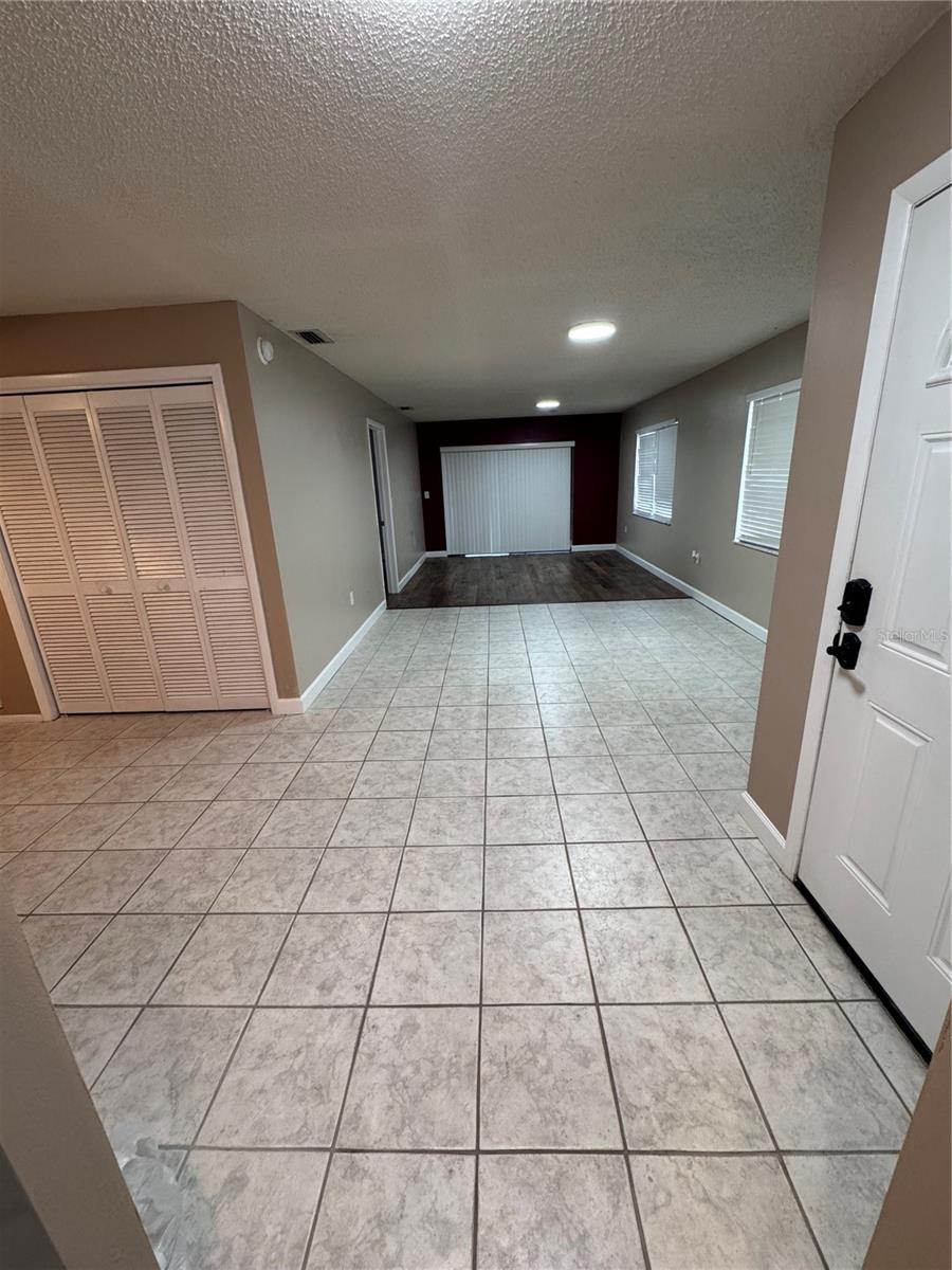 511 LONGFELLOW COURT B