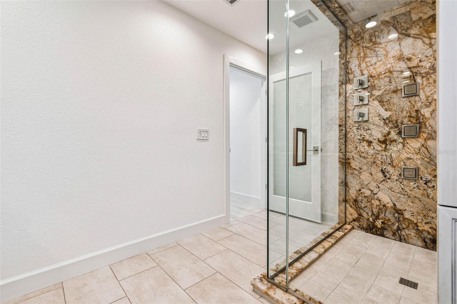 CORAL SHORES - Residential