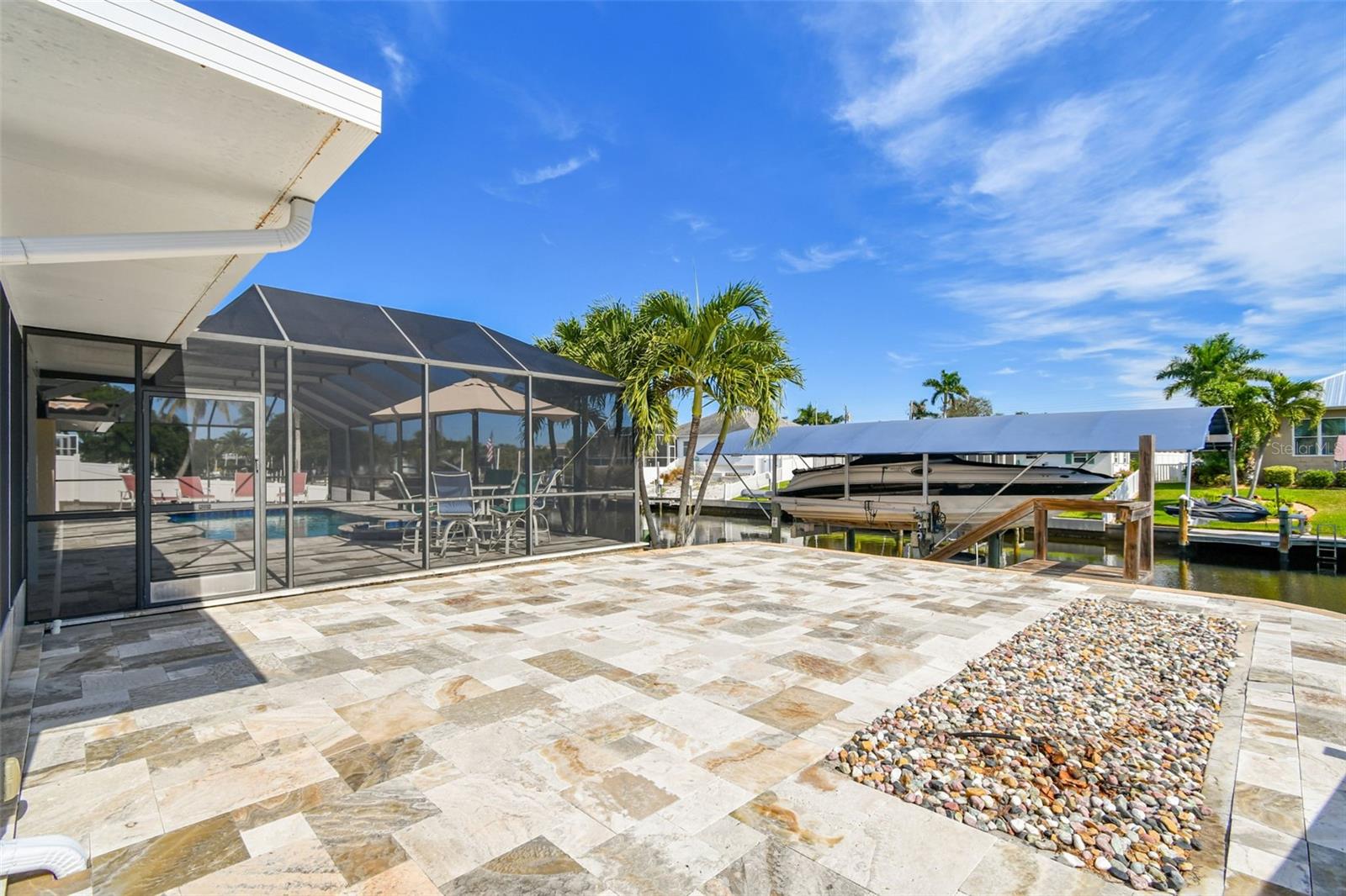 CORAL SHORES - Residential