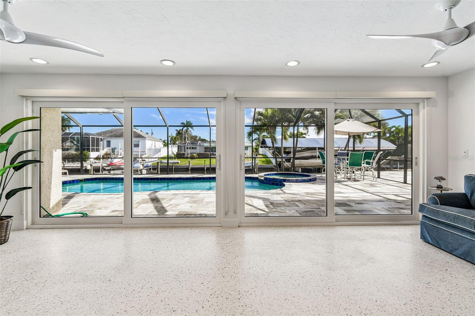 CORAL SHORES - Residential