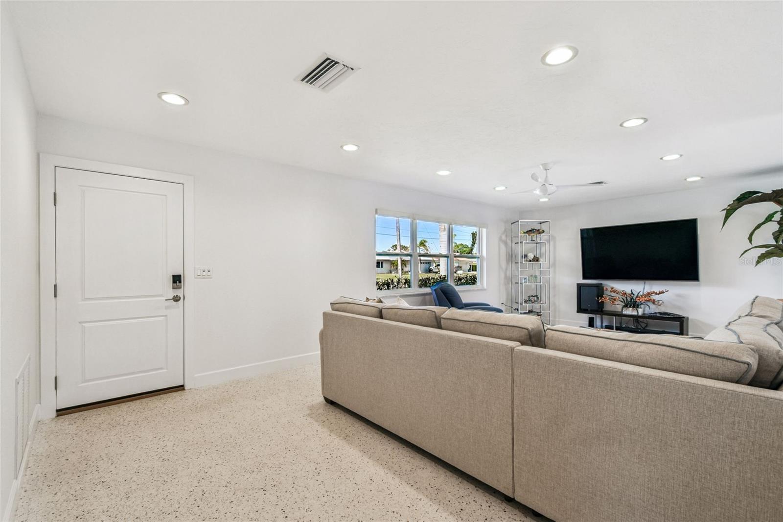 CORAL SHORES - Residential