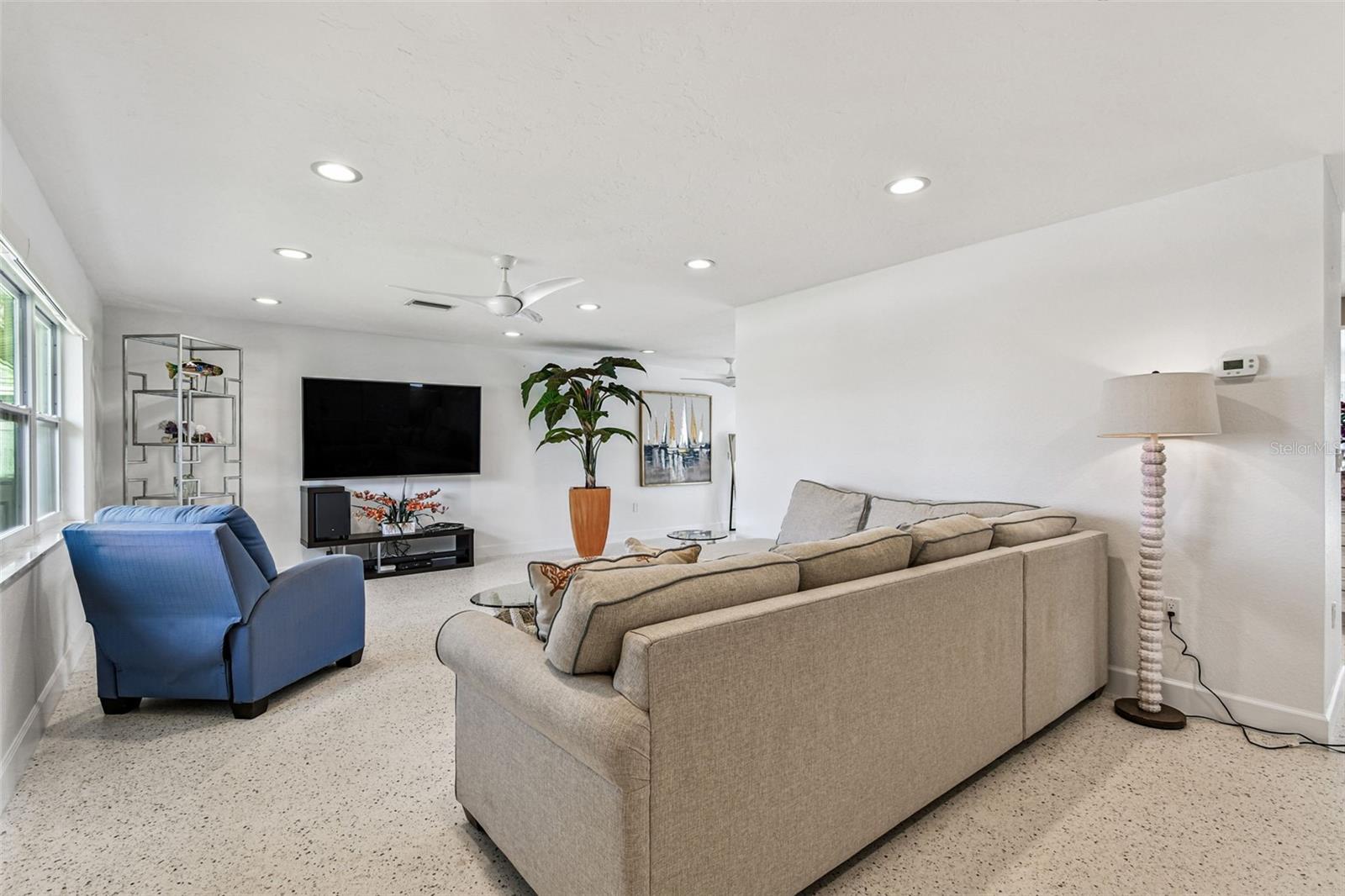 CORAL SHORES - Residential