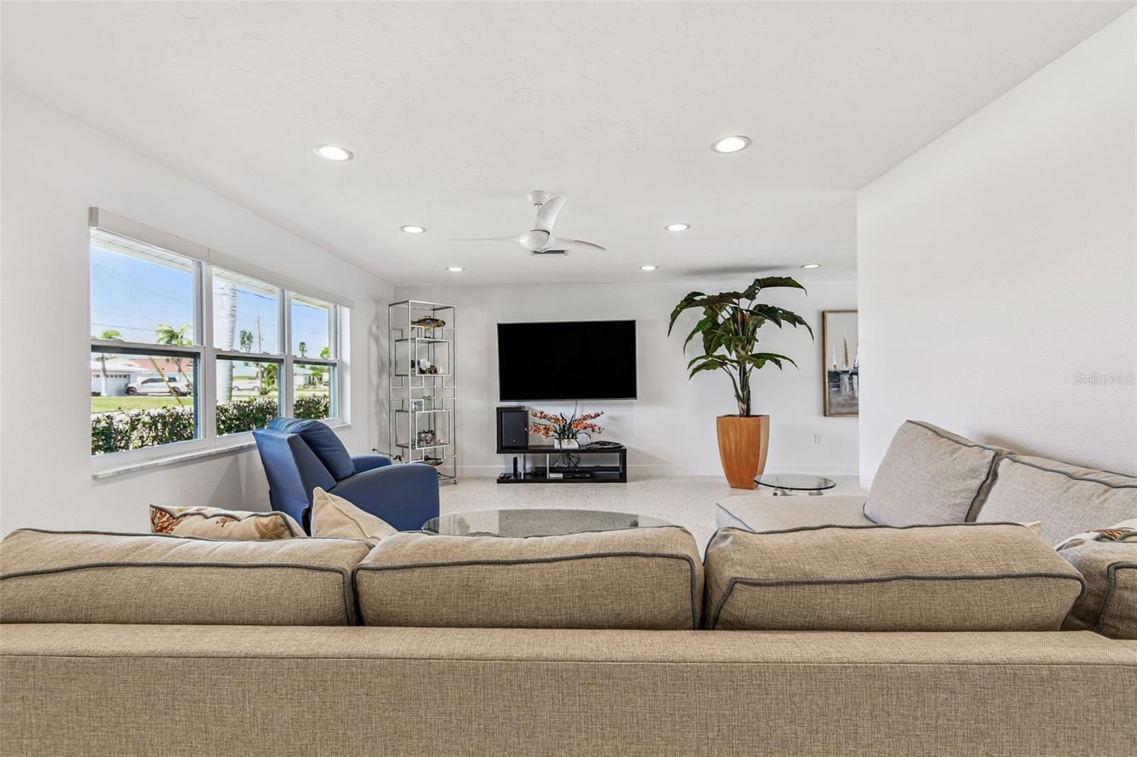 CORAL SHORES - Residential