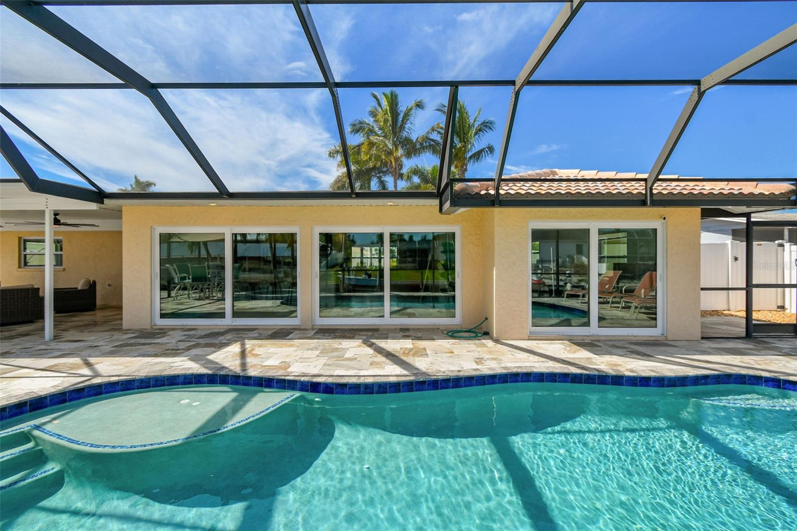 CORAL SHORES - Residential