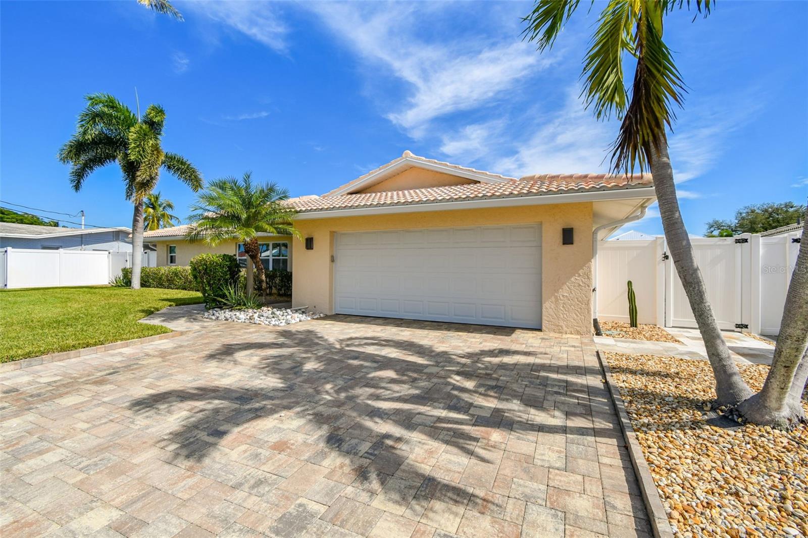 CORAL SHORES - Residential