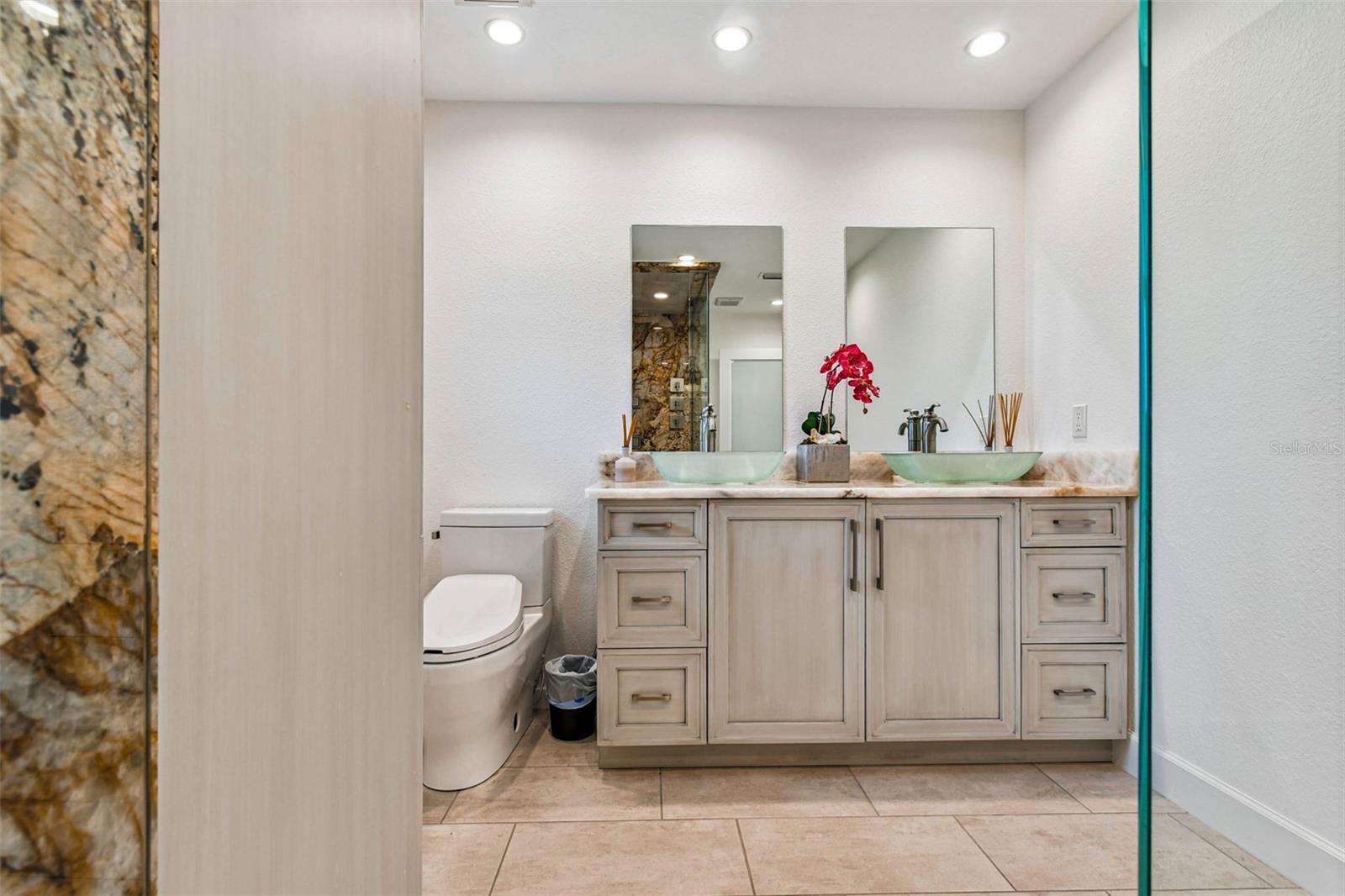 CORAL SHORES - Residential