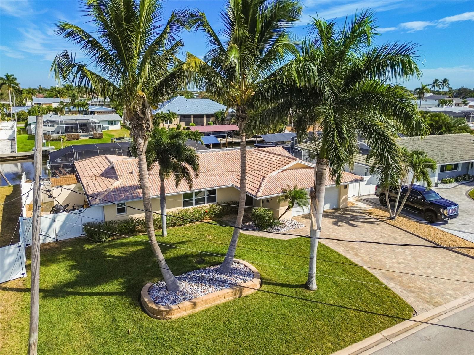 CORAL SHORES - Residential