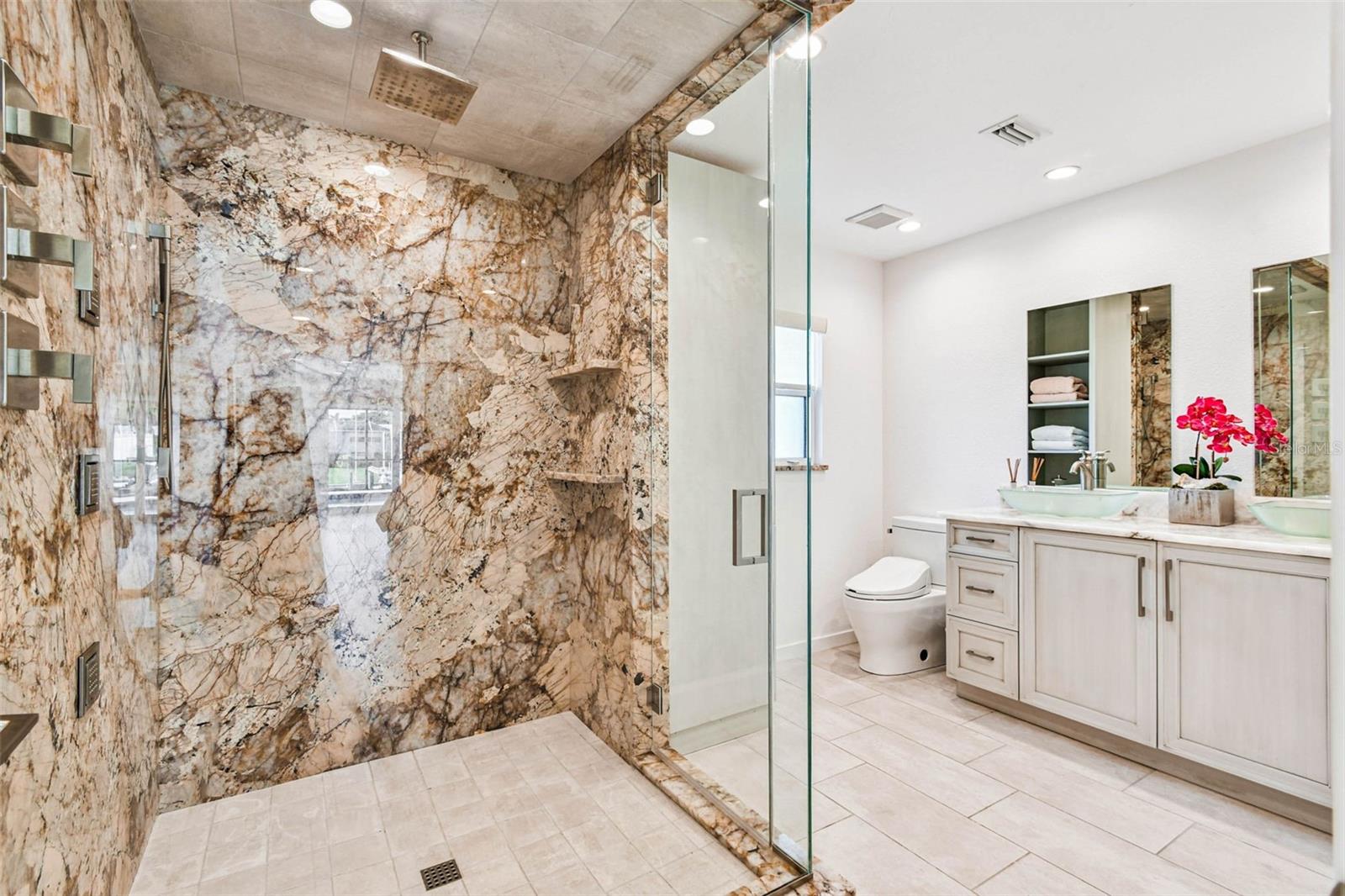 CORAL SHORES - Residential