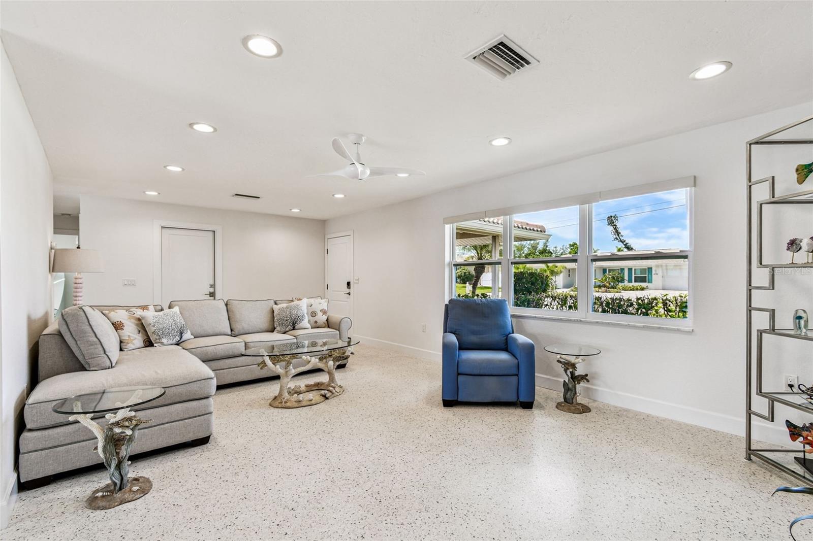 CORAL SHORES - Residential