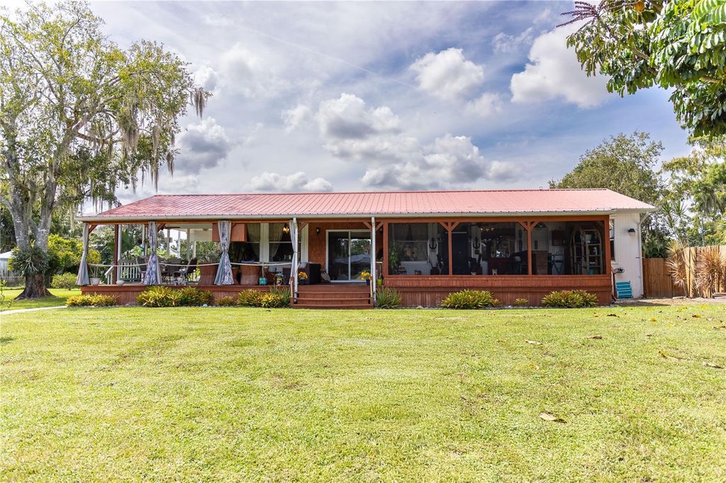 Photo of 601 SE 6th Avenue, Okeechobee, FL 34974 (MLS # OK225608)