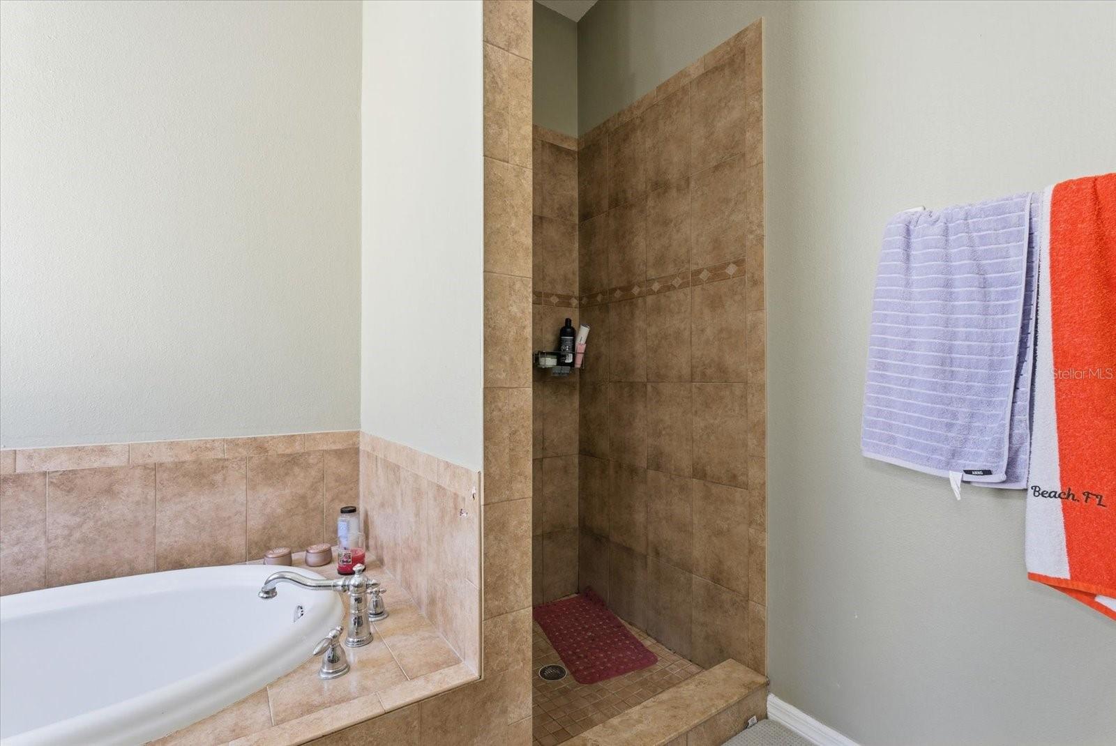 GIUSTOS TWNHMS - Residential Income