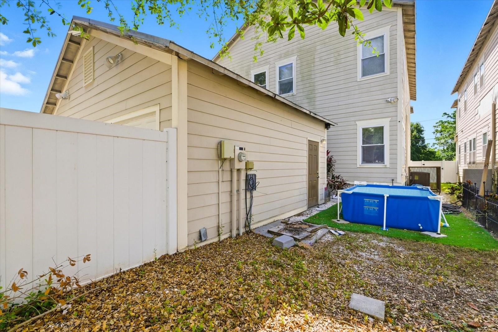 GIUSTOS TWNHMS - Residential Income