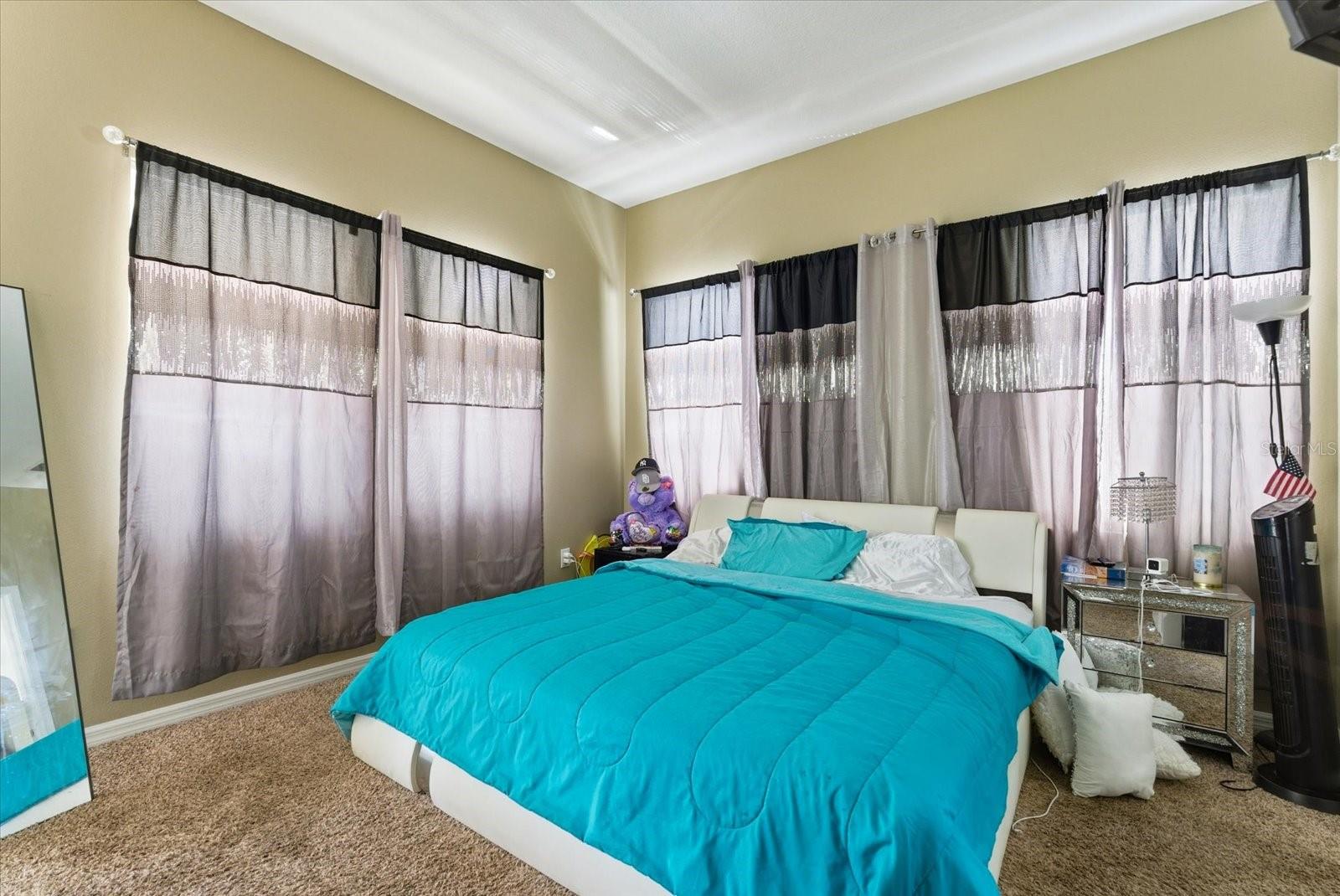 GIUSTOS TWNHMS - Residential Income